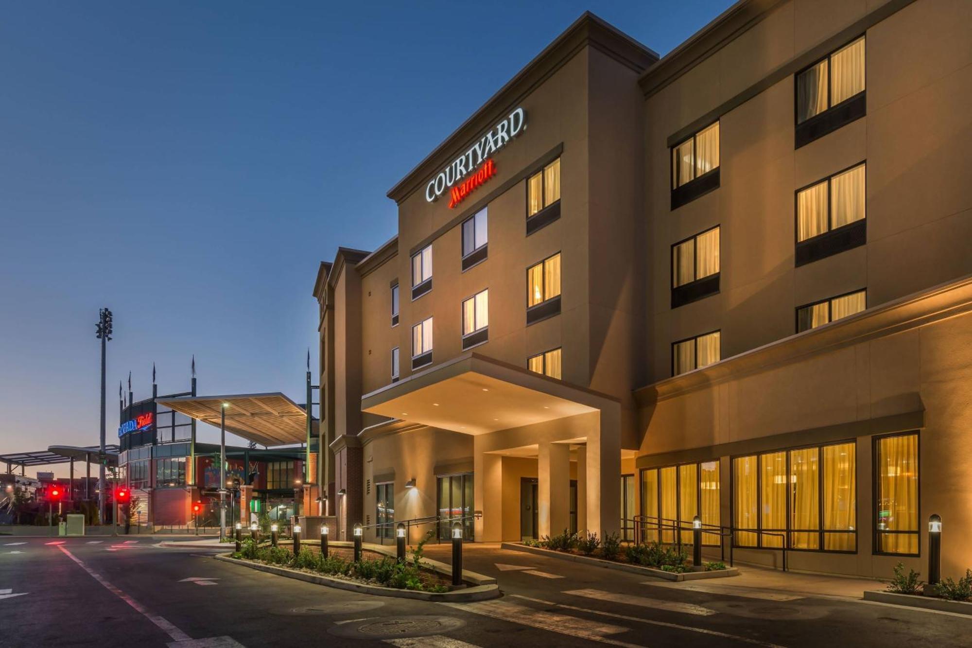 Courtyard By Marriott Reno Downtown/Riverfront Zewnętrze zdjęcie
